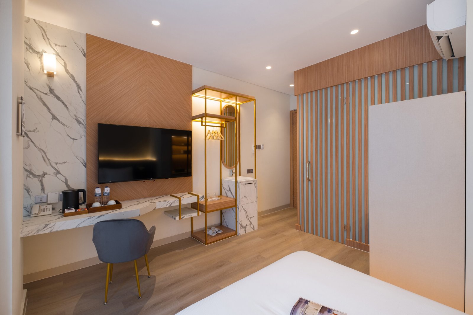 Grand Deluxe (Room Breakfast)