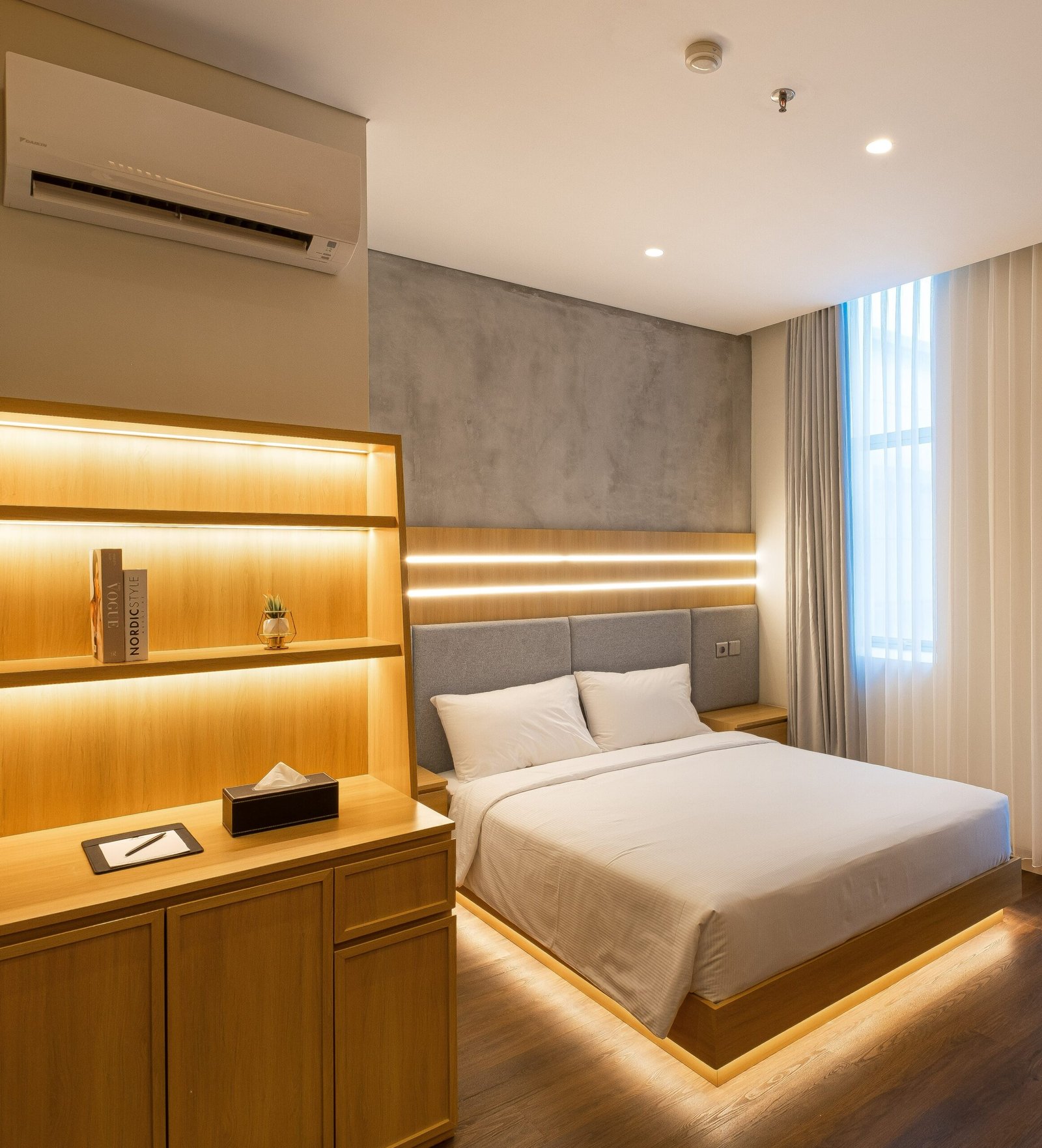 Grand Deluxe (Room Breakfast)